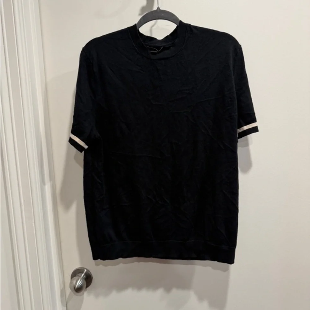 Banana Republic Luxury Blend Black Short Sleeve Tee